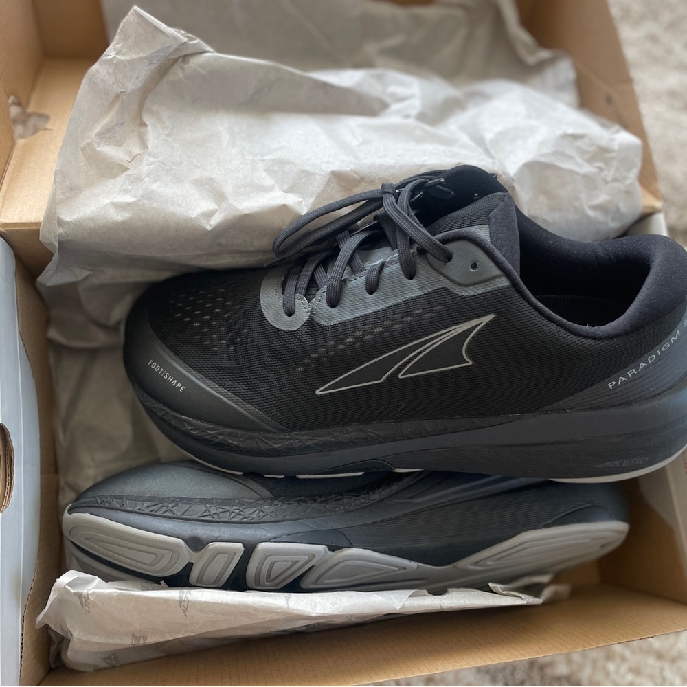 ALTRA Paradigm 5 | Black and Gray Athletic Shoes